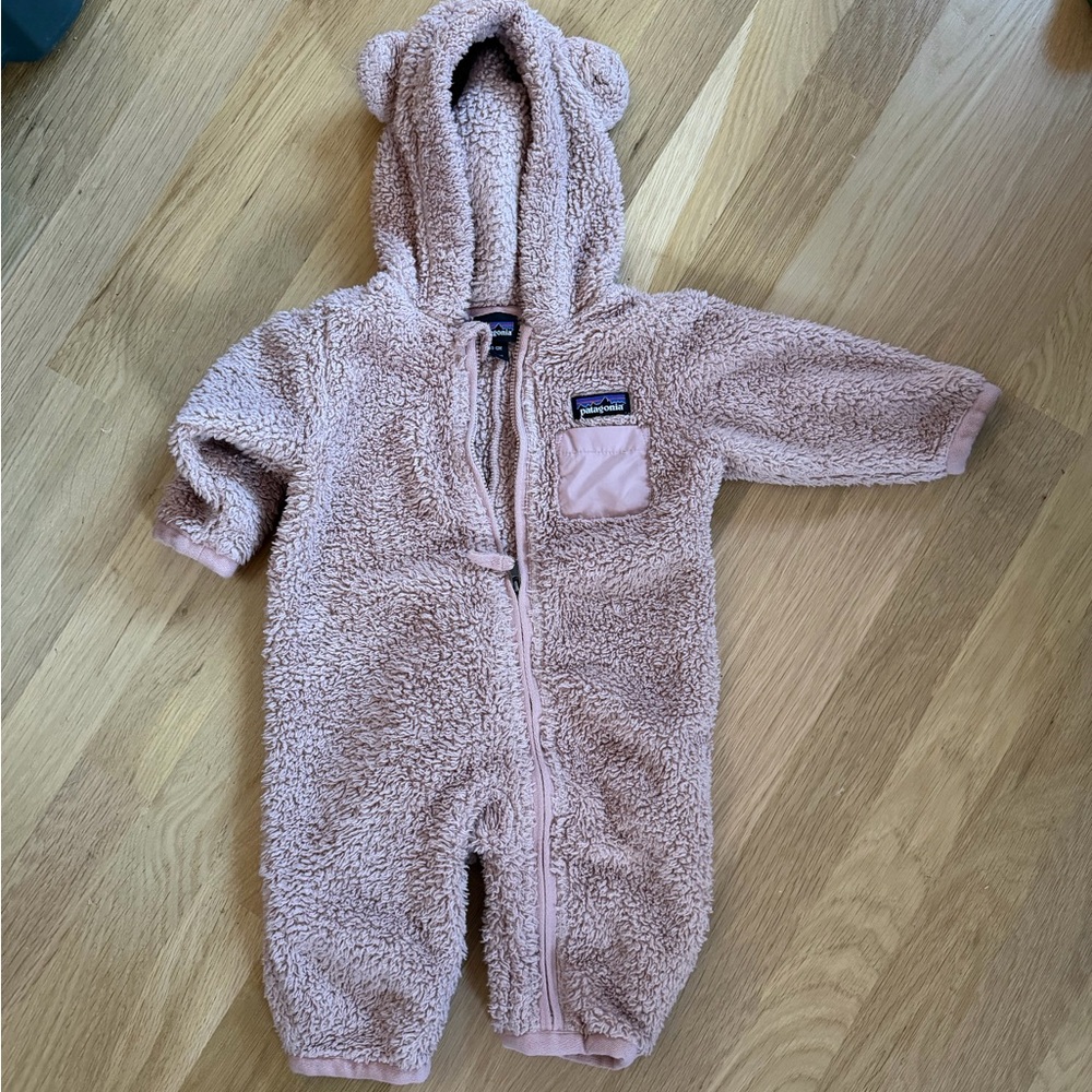 Patagonia fuzzy fleece pink teddy bunting 3-6m